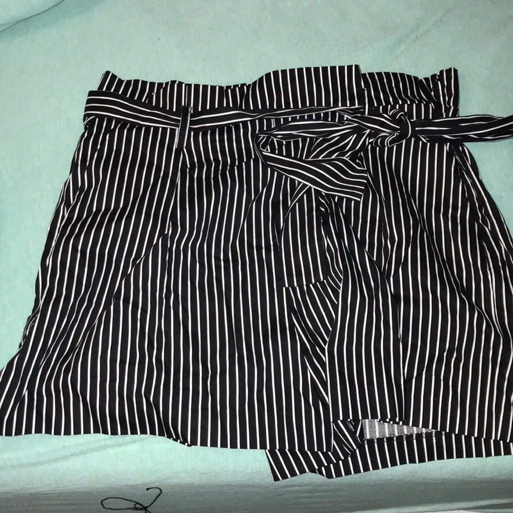 Forever 21 fancy shorts size 0x